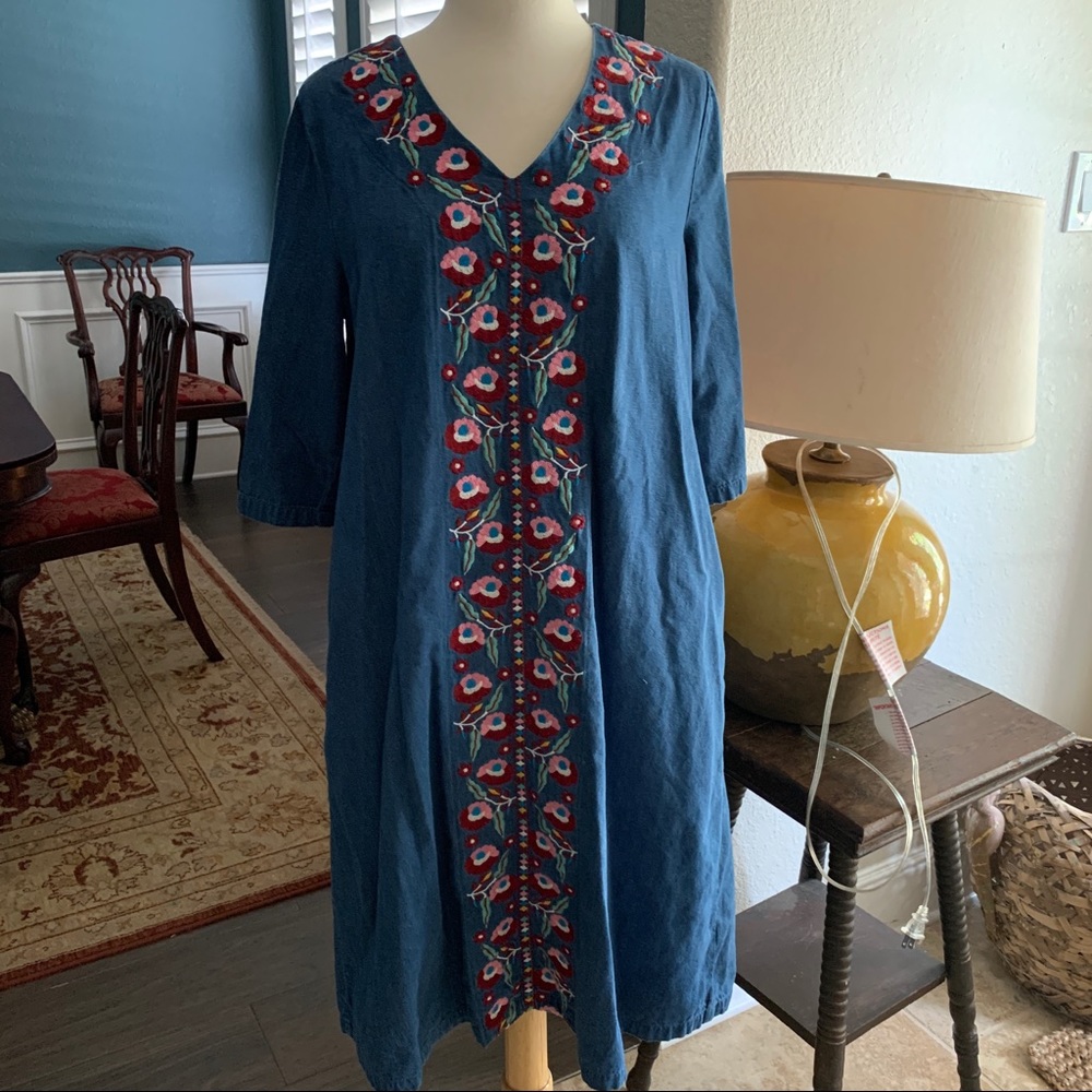 Go Softly Dark Denim Floral Embroidered Patio Mumu Dress Pockets Sz Small